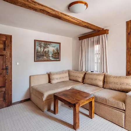 בית נופש White Fang בנסקו